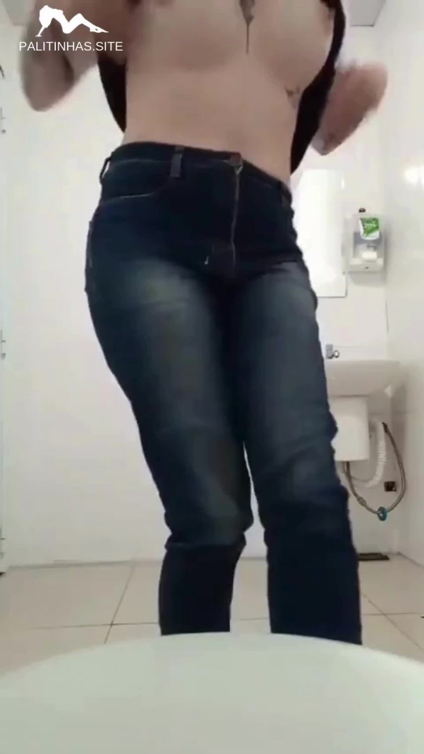 Funcionaria do mês belos peitos