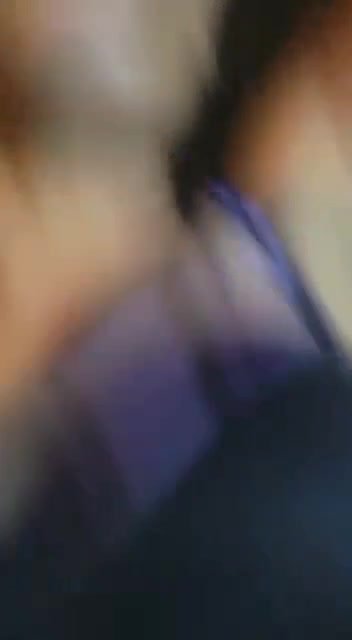 Mamando toto en la calle
