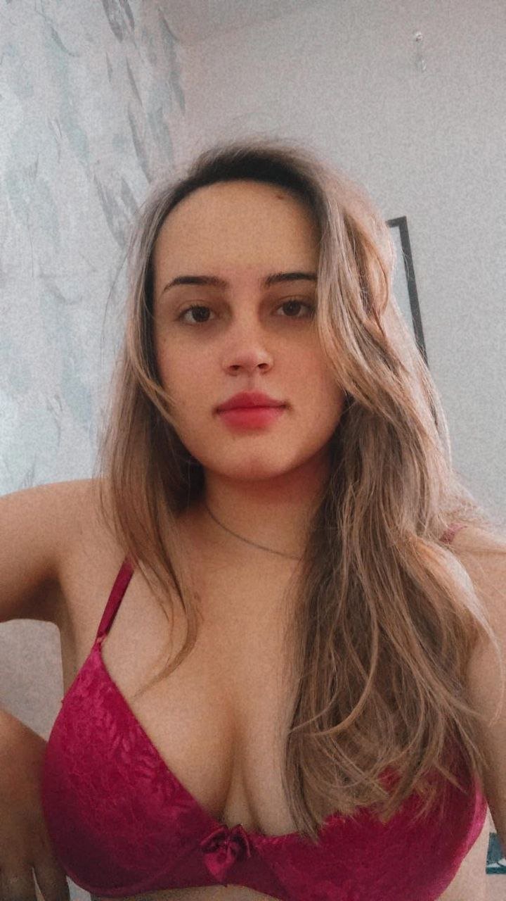 Amadora gostosa pelada em fotos intimas