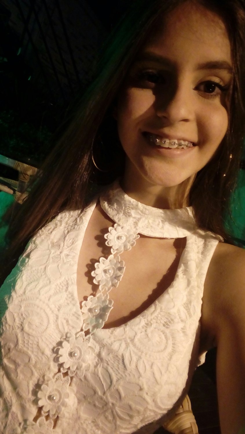 amadora mostrando o cuzinho