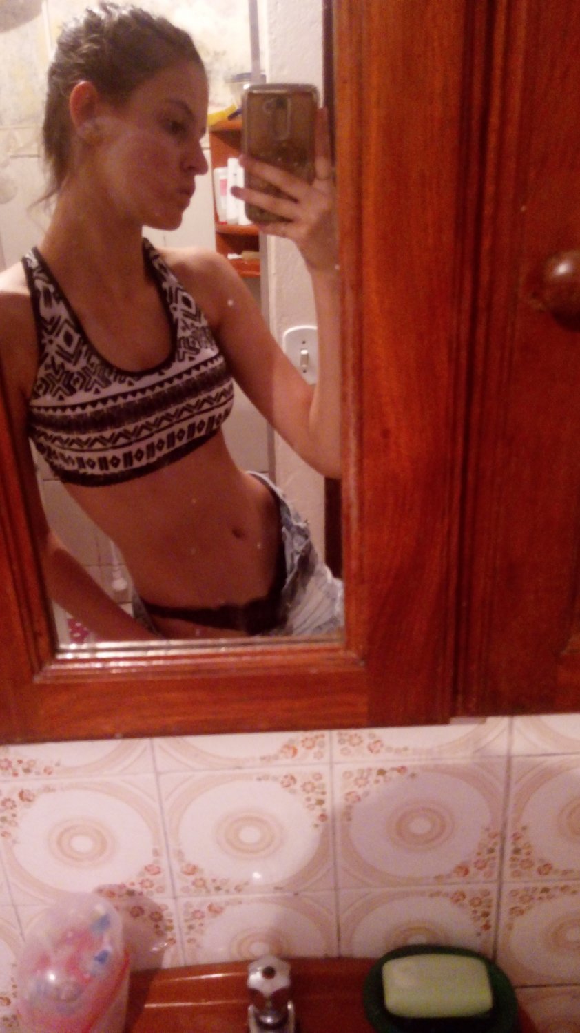 amadora mostrando o cuzinho