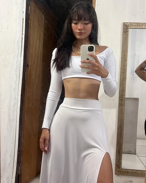 Andressa Framboesa Nua