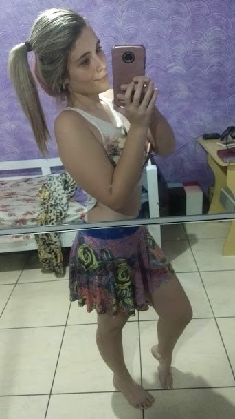 Carina vazou! Loirinha top!