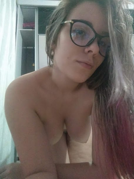 Carina vazou! Loirinha top!