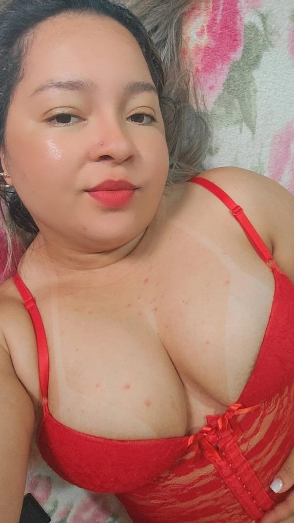 Casada putinha vazada no 4shared tomando gozada na cara exibindo nudes