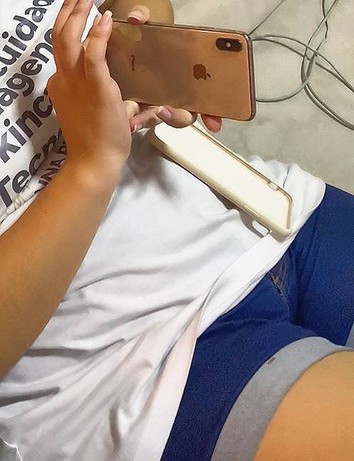 Corninho vaza sua esposa puta
