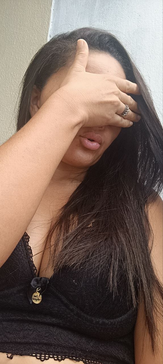 Corno ama exibir essa puta rabada