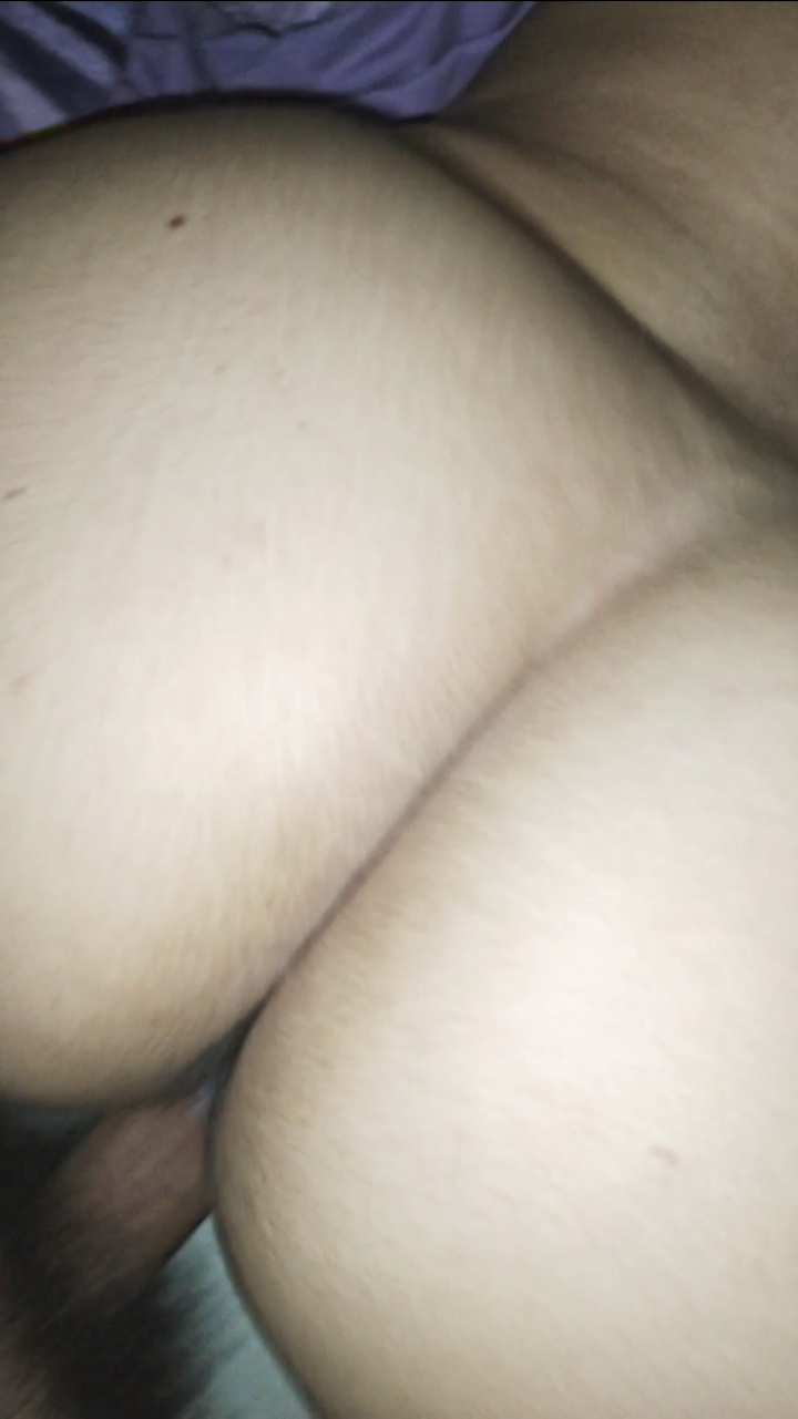 Corno mandou mais fotos e vídeos da namorada puta