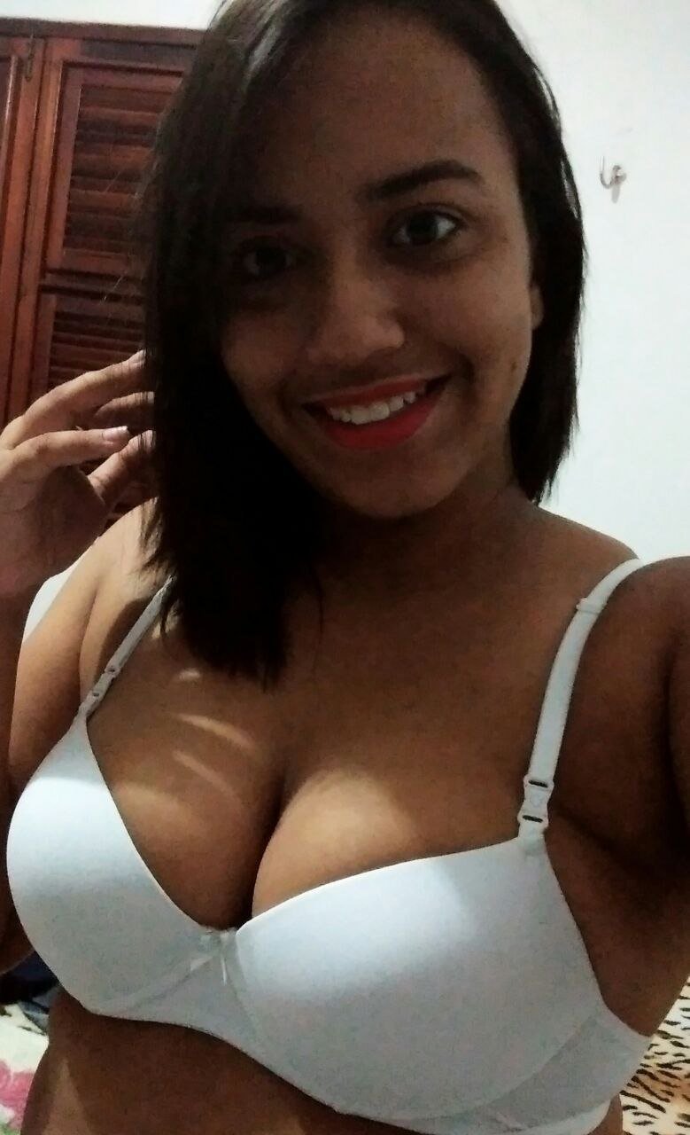 Corno mandou vazar a namorada puta