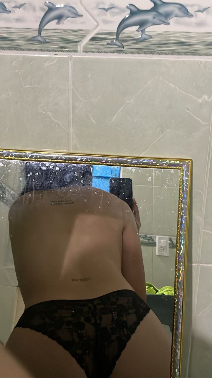 Cornudo compartiendo a su rica noviecita putita
