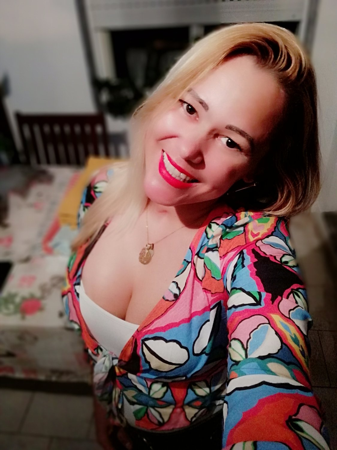 Cristiane coroa loira muito puta fez backup do Google fotos e vazou na net