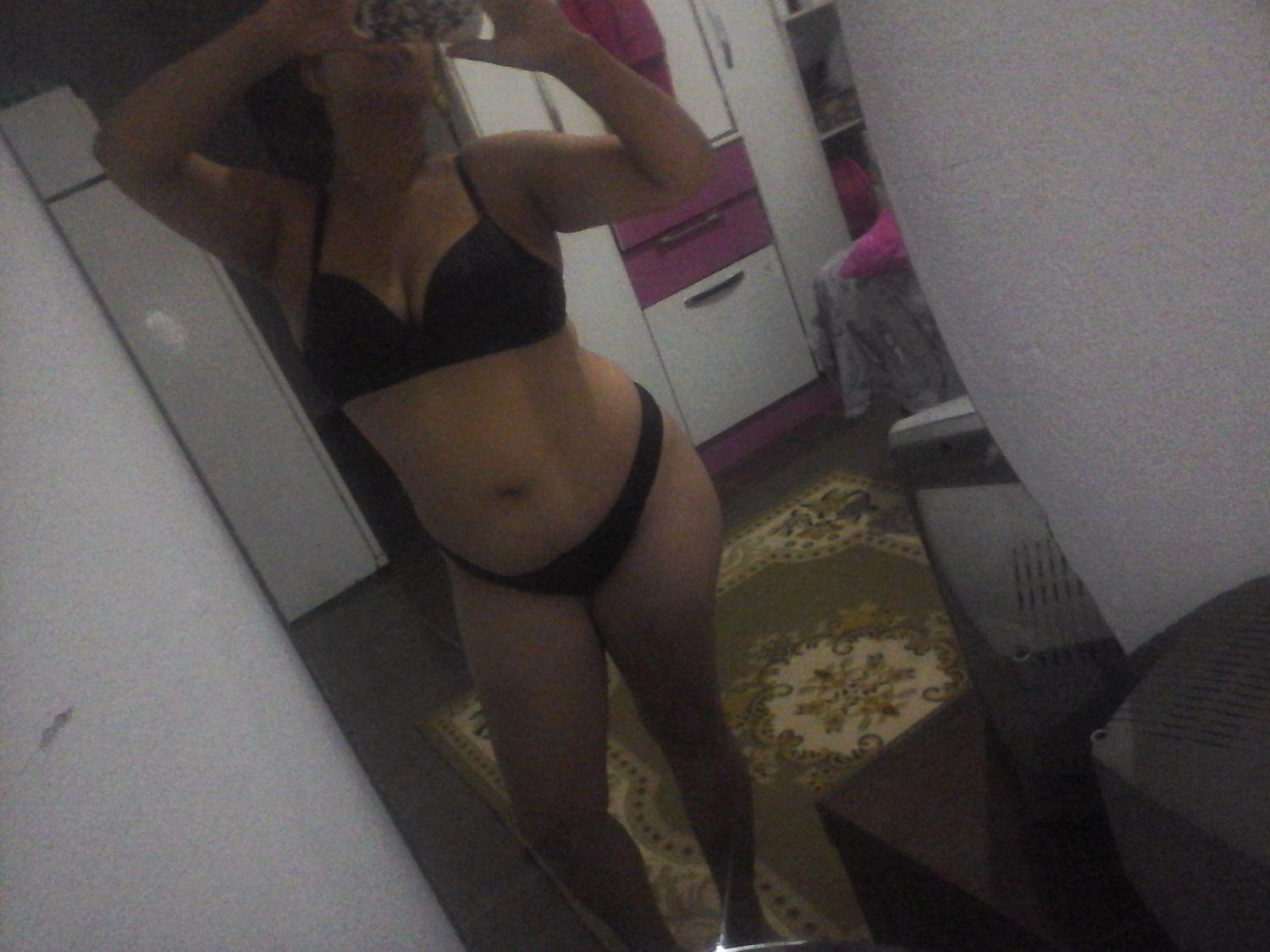 Débora Oliveira casadinha puta