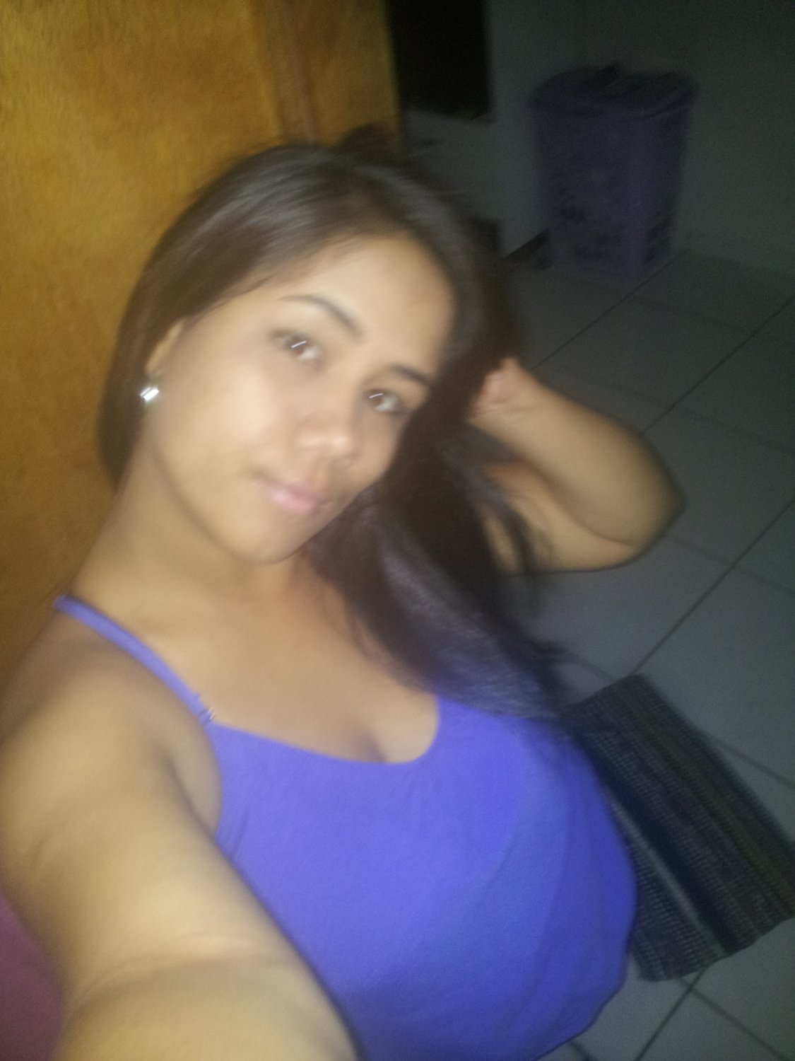 Débora Oliveira casadinha puta
