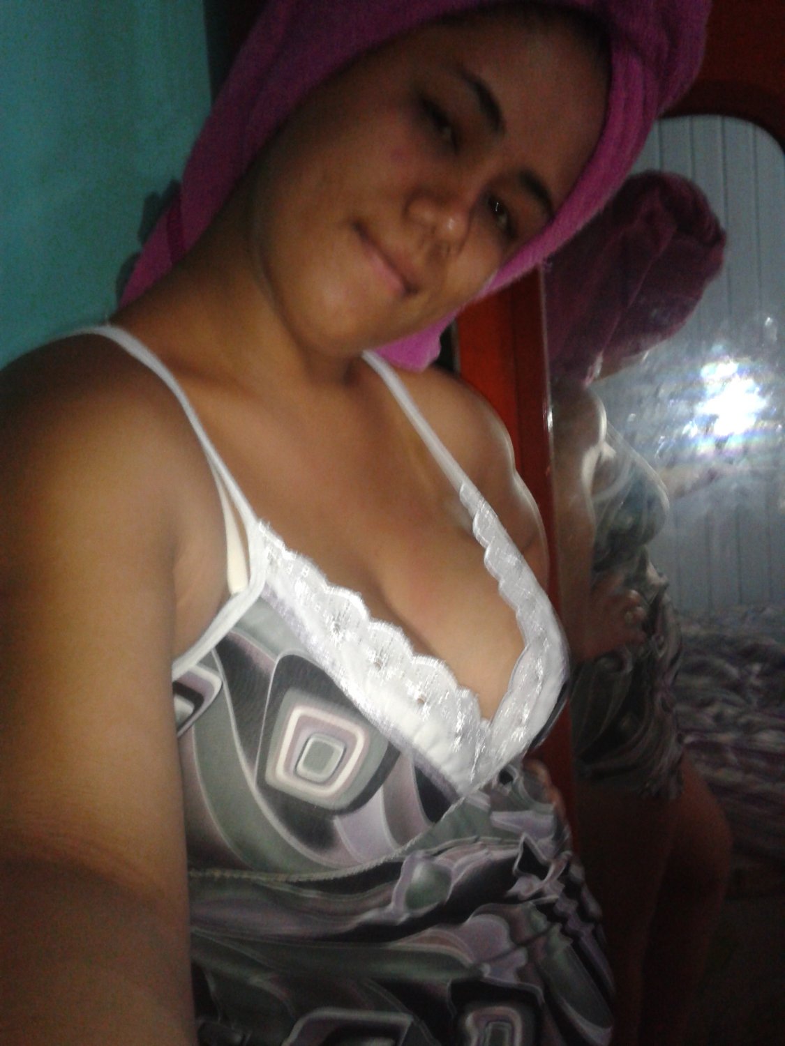 Débora Oliveira casadinha puta