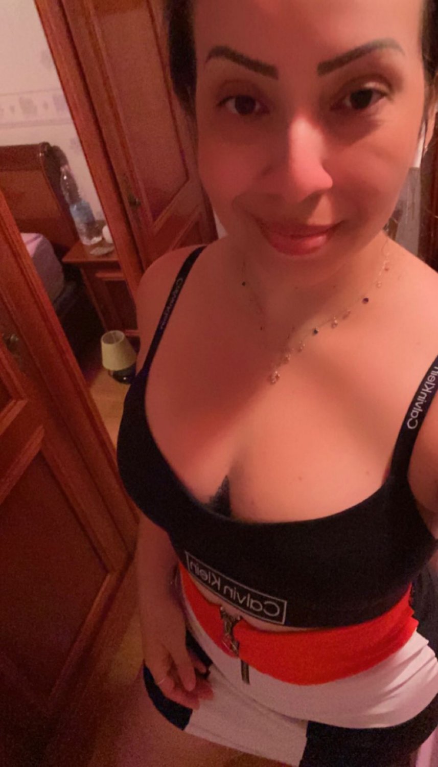Esposa assanhada vazou na net