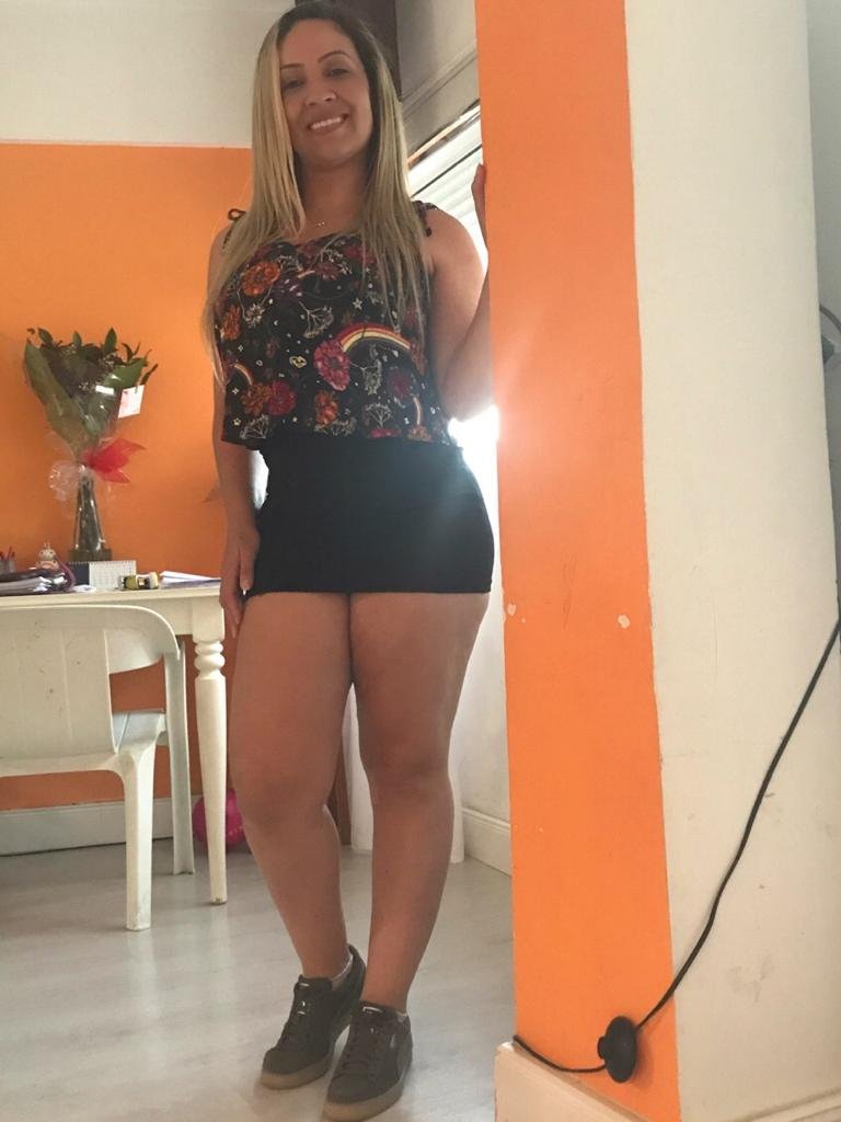 Esposa assanhada vazou na net