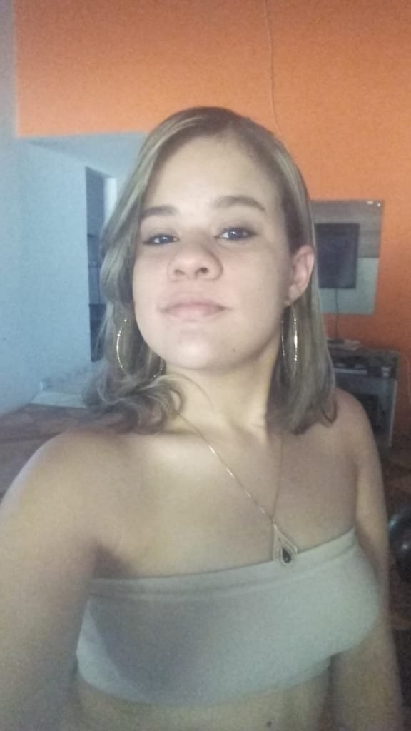 mais uma putinha vazou mandando nudes