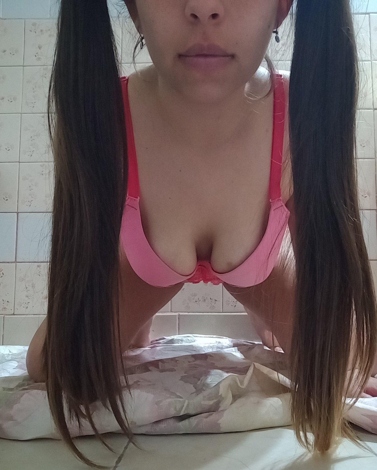 Mamá soltera le urge que le revienten el culo otra vez.