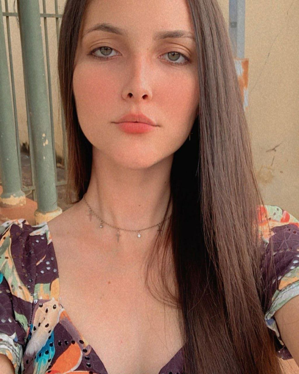 NAMORADA NOVINHA GOSTOSA VAZADA PELO CORNO - Thais 18 anos