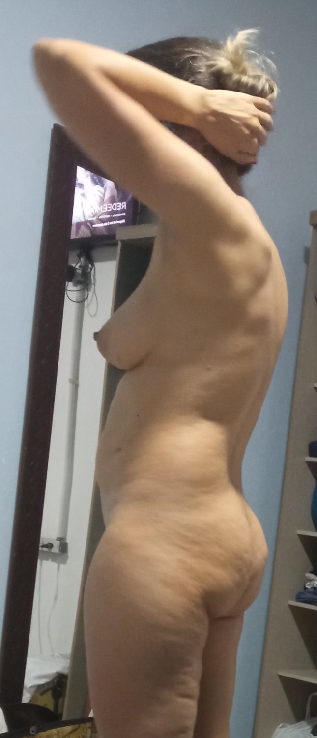 Nosso seguidor mostrando essa esposa muito gostosa 🔥