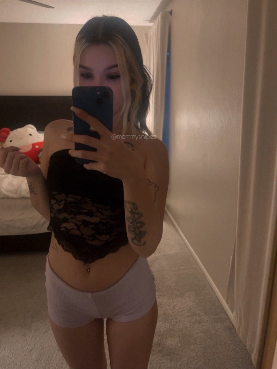 Novinha de 19 aninhos pelada