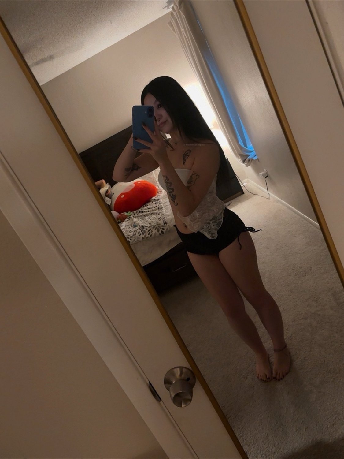Novinha de 19 aninhos pelada