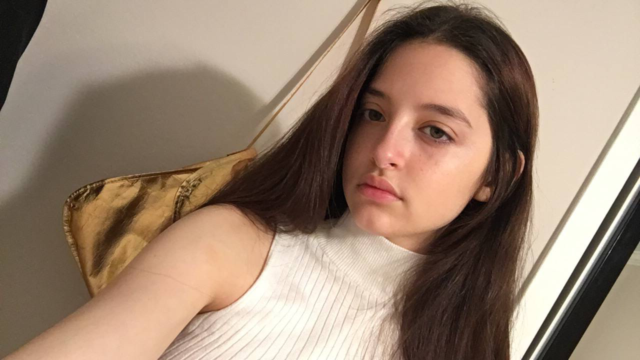 Novinha de 19 anos vazou na net