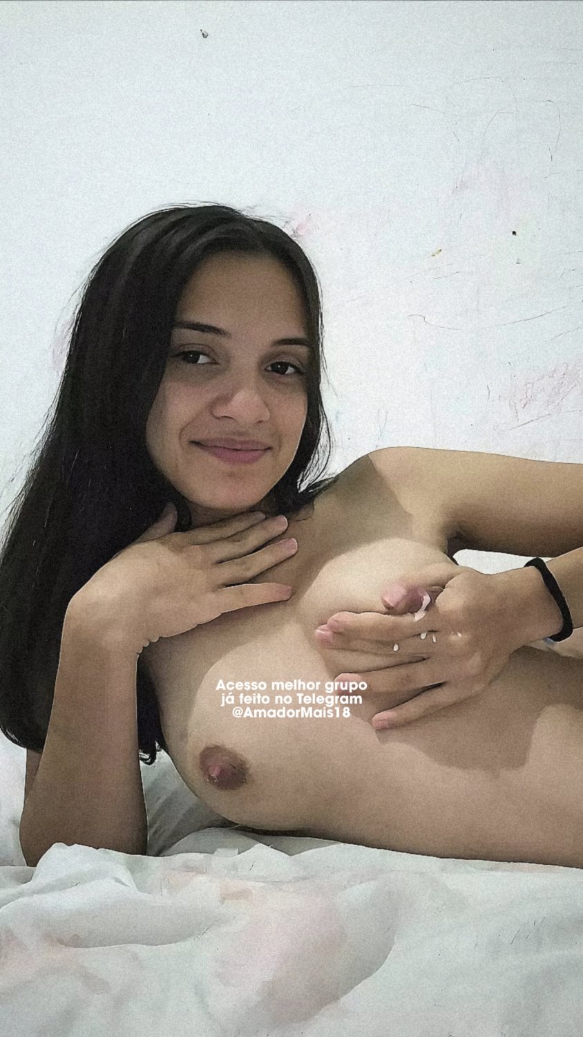 Novinha gostosa da igreja sofrendo na rola do moreno dotado