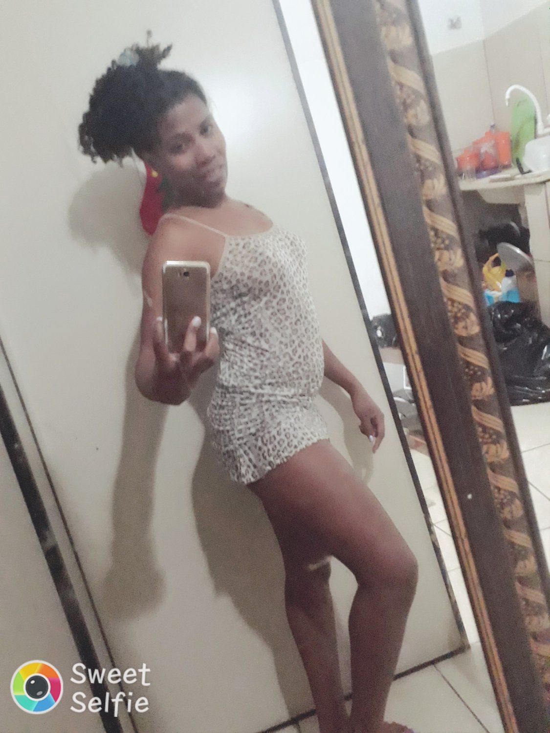 Preta safadinha nua