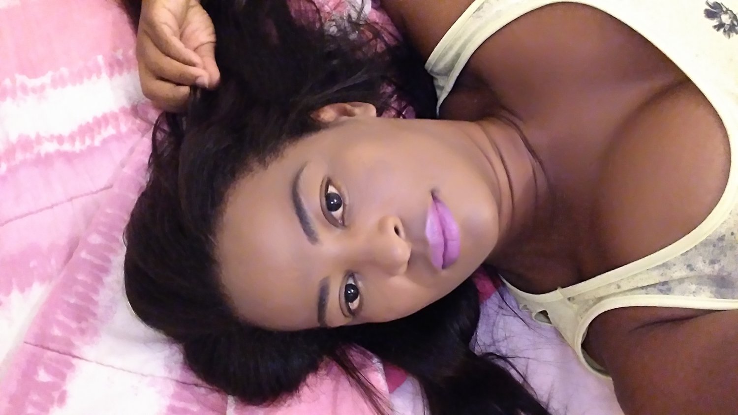 Preta safadinha nua