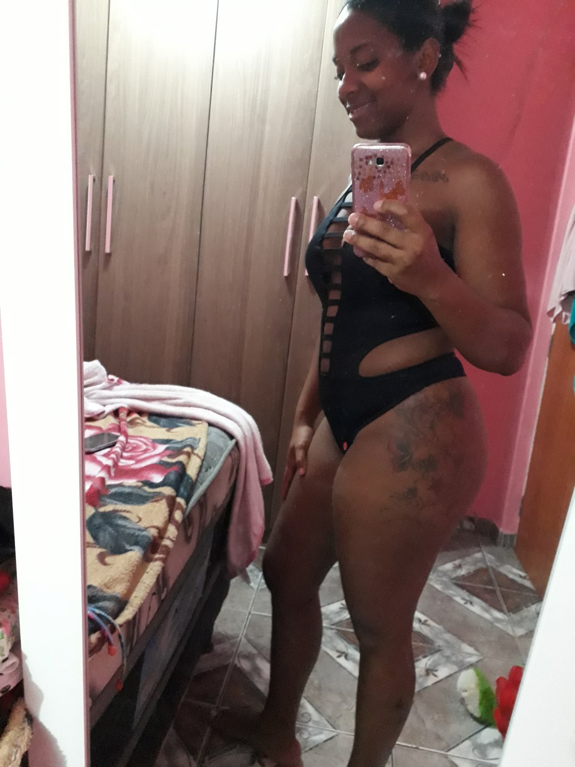 Preta safadinha nua