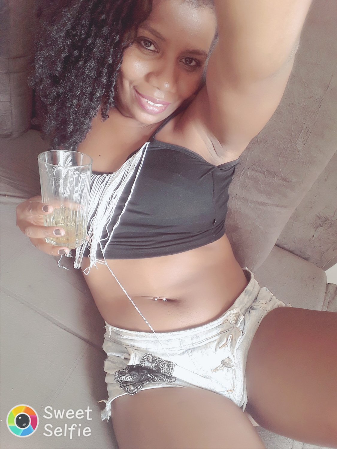 Preta safadinha nua