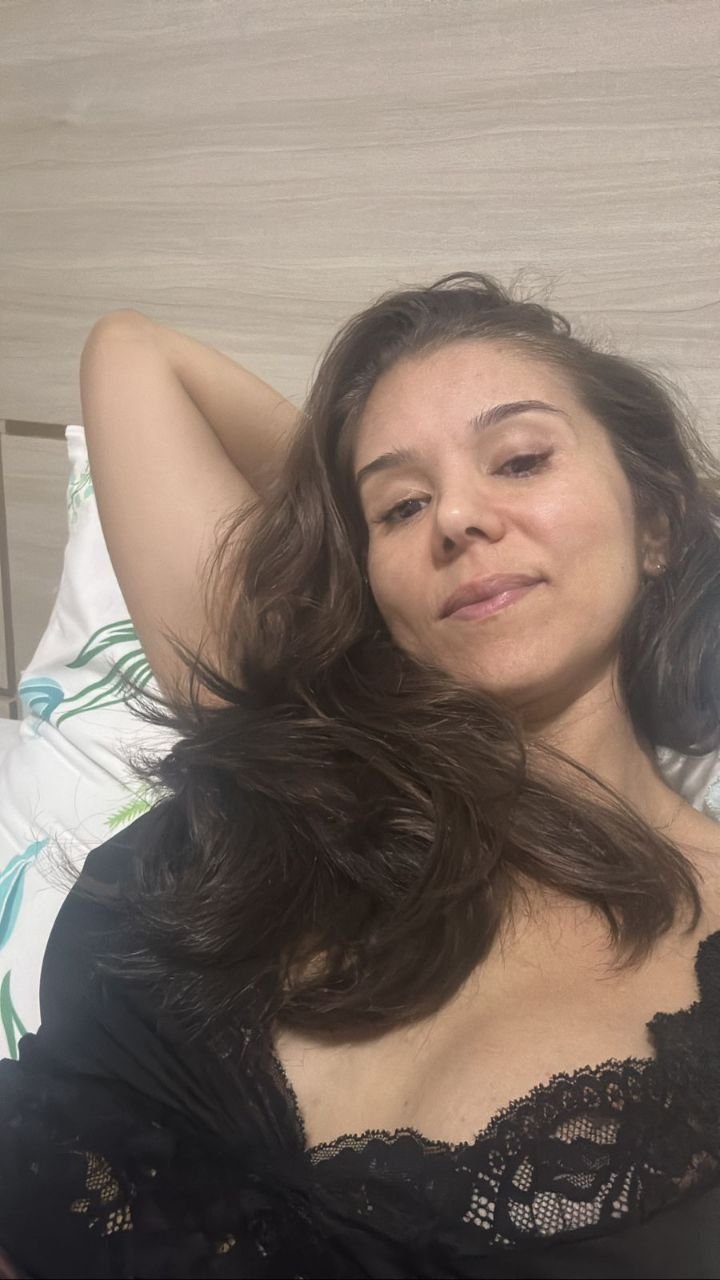 Vadia de corno manso exibicionista
