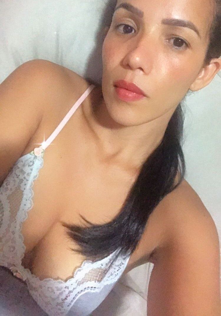 Vazou essa casada putinha (ouvi dizer que era evangélica)