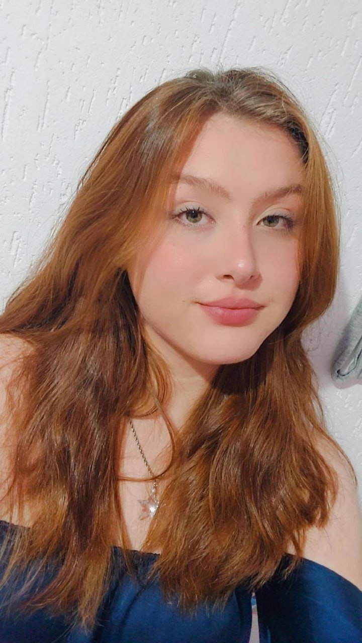 Vazou fotos da ruivinha linda